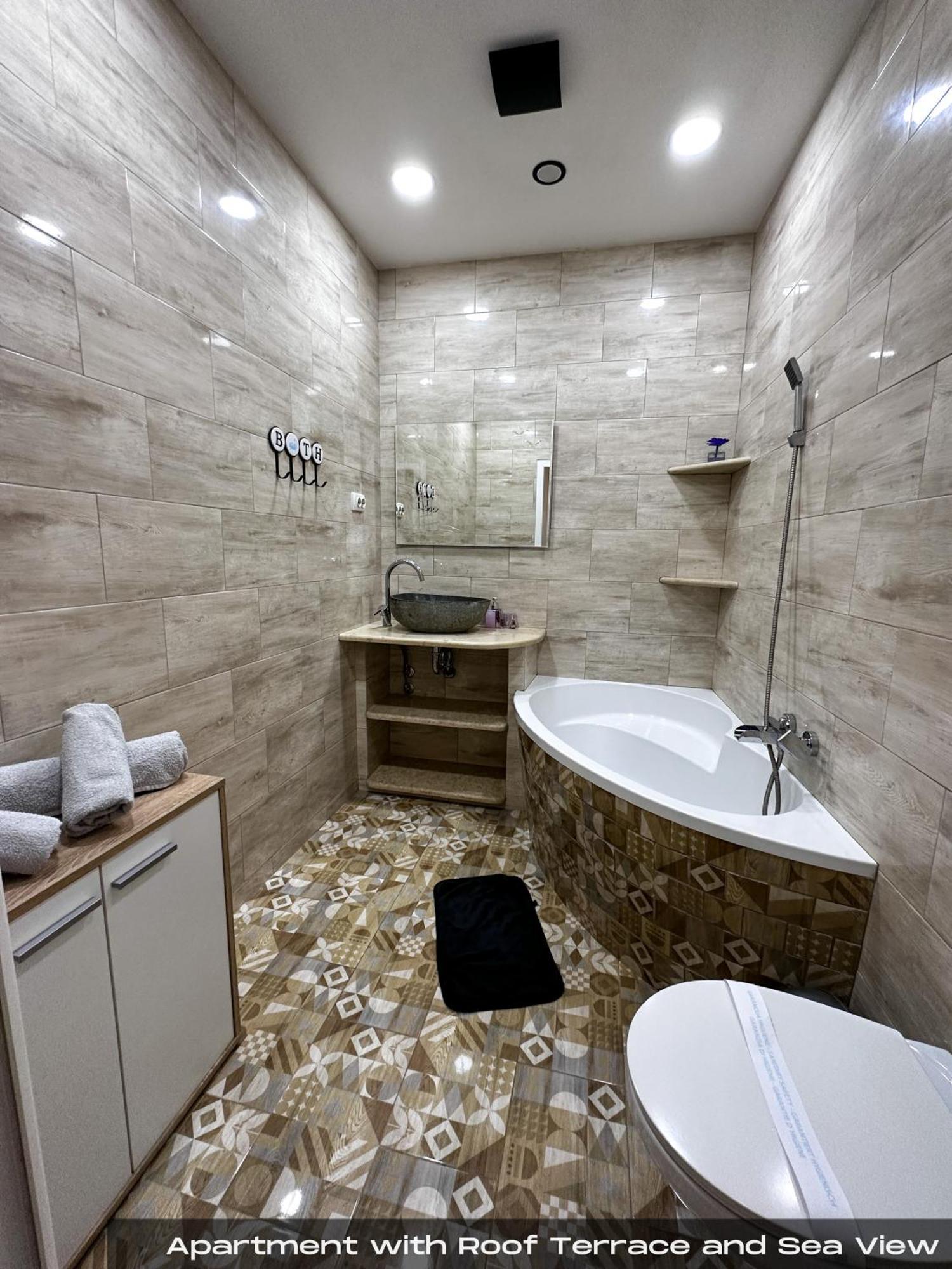 Volos With Roof Terrace, Sea View, Free Private Parking Opatija