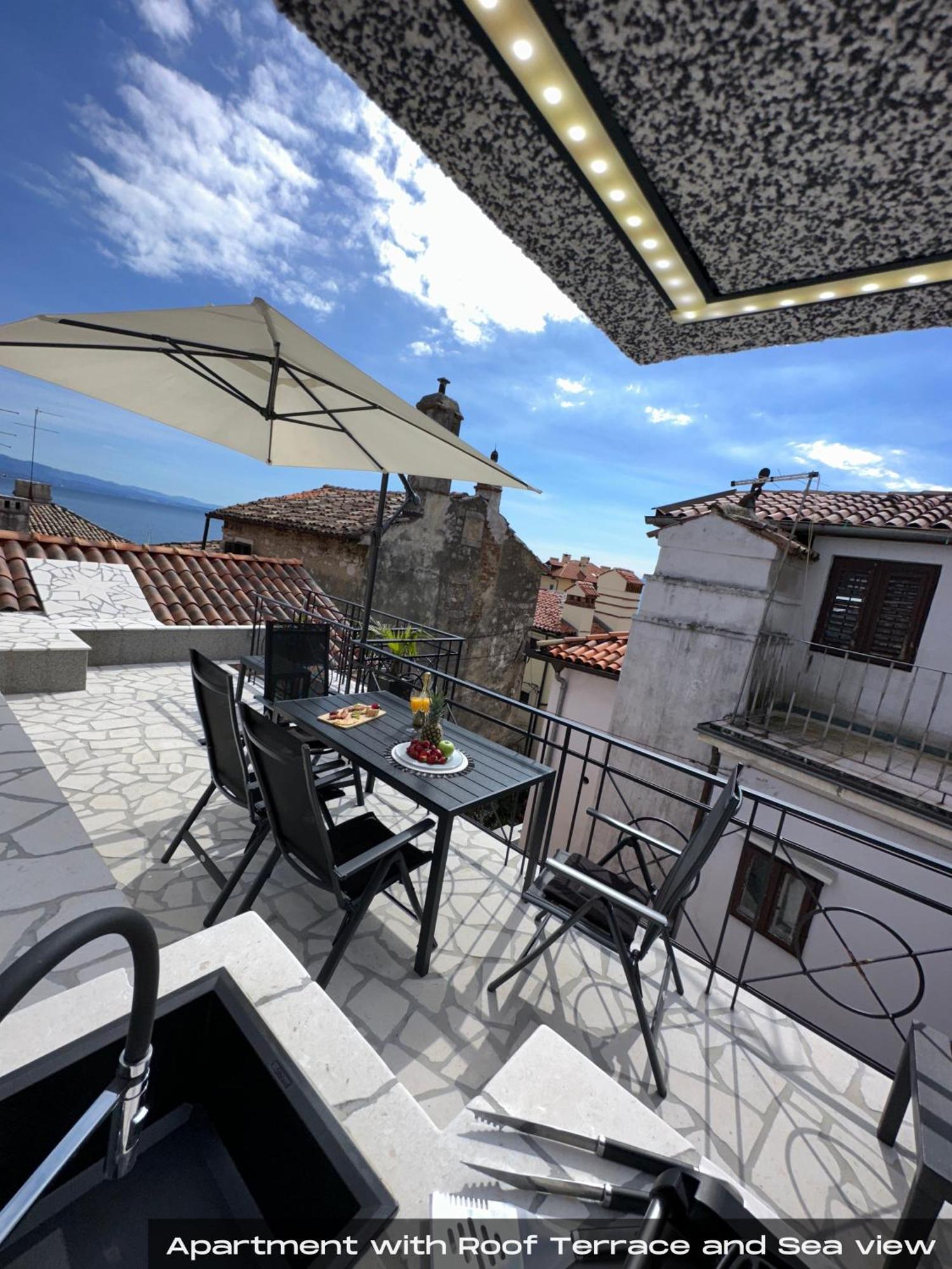 Apartma Volos With Roof Terrace, Sea View, Free Private Parking Opatija