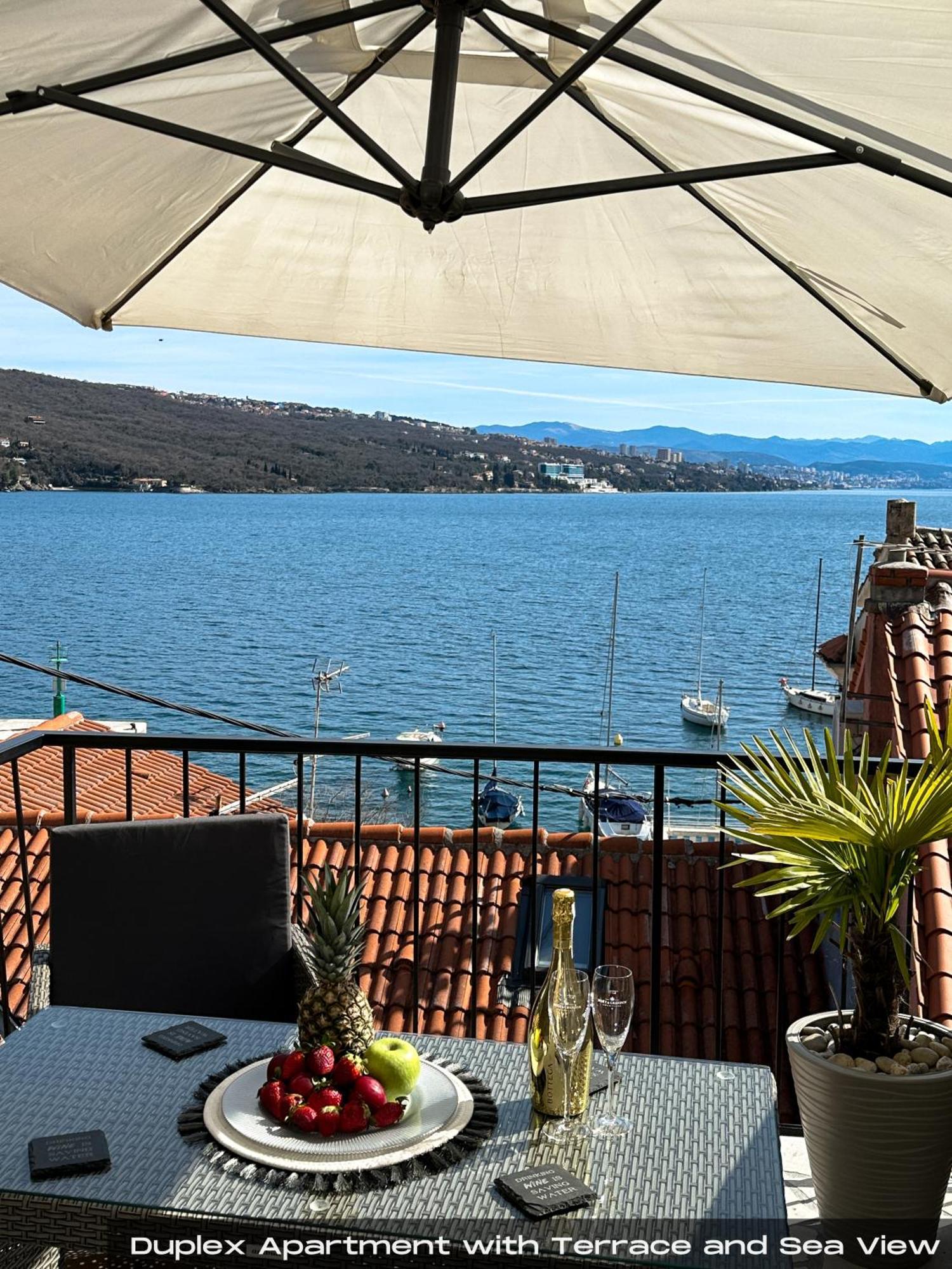 Apartma Volos With Roof Terrace, Sea View, Free Private Parking *