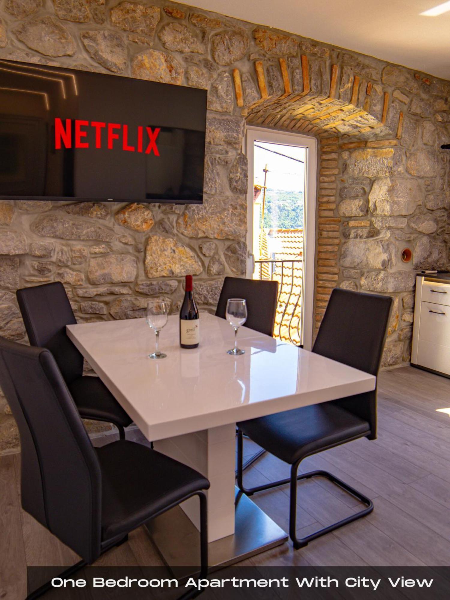 Volos With Roof Terrace, Sea View, Free Private Parking Apartment