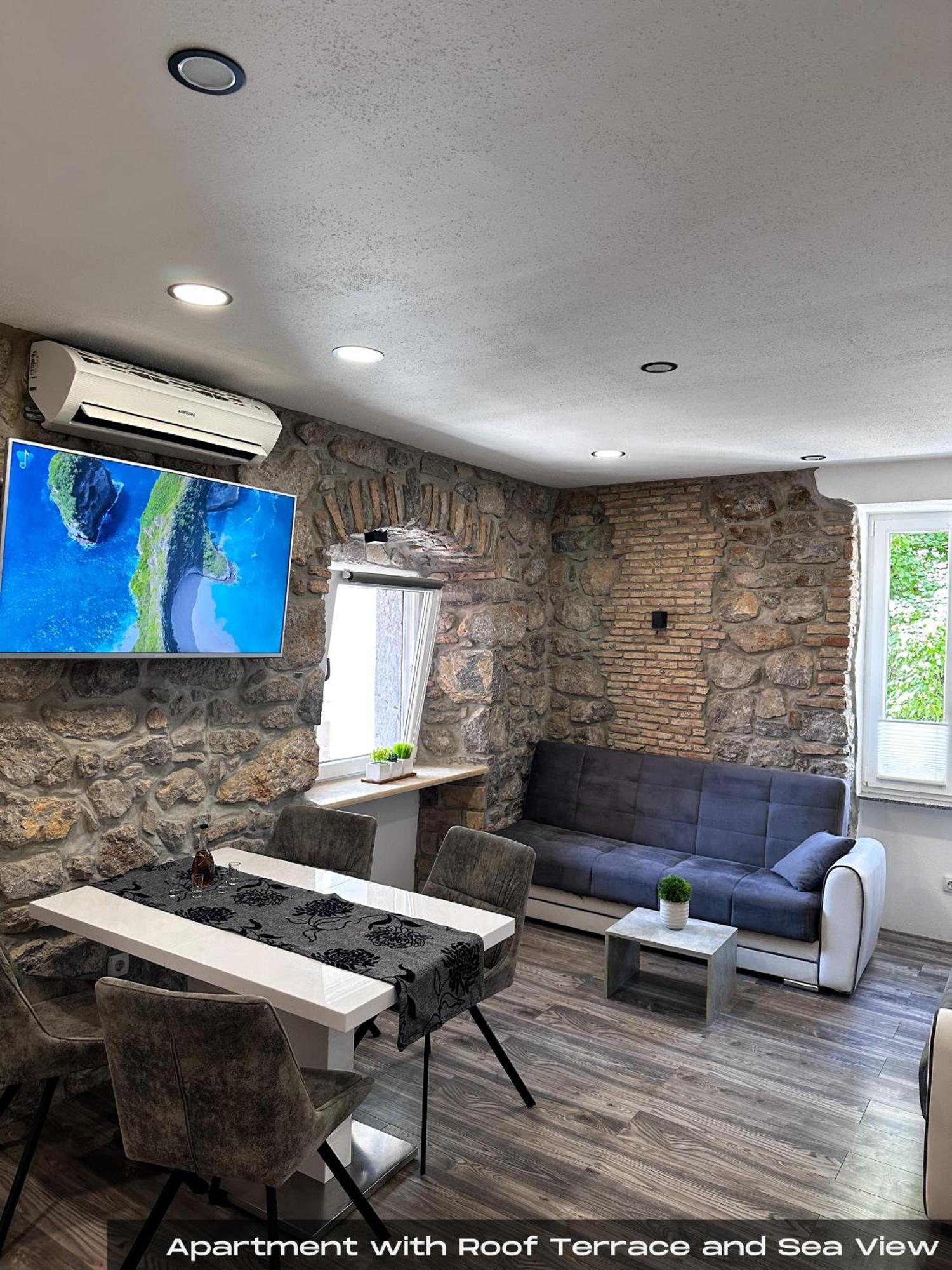 Apartment Volos With Roof Terrace, Sea View, Free Private Parking