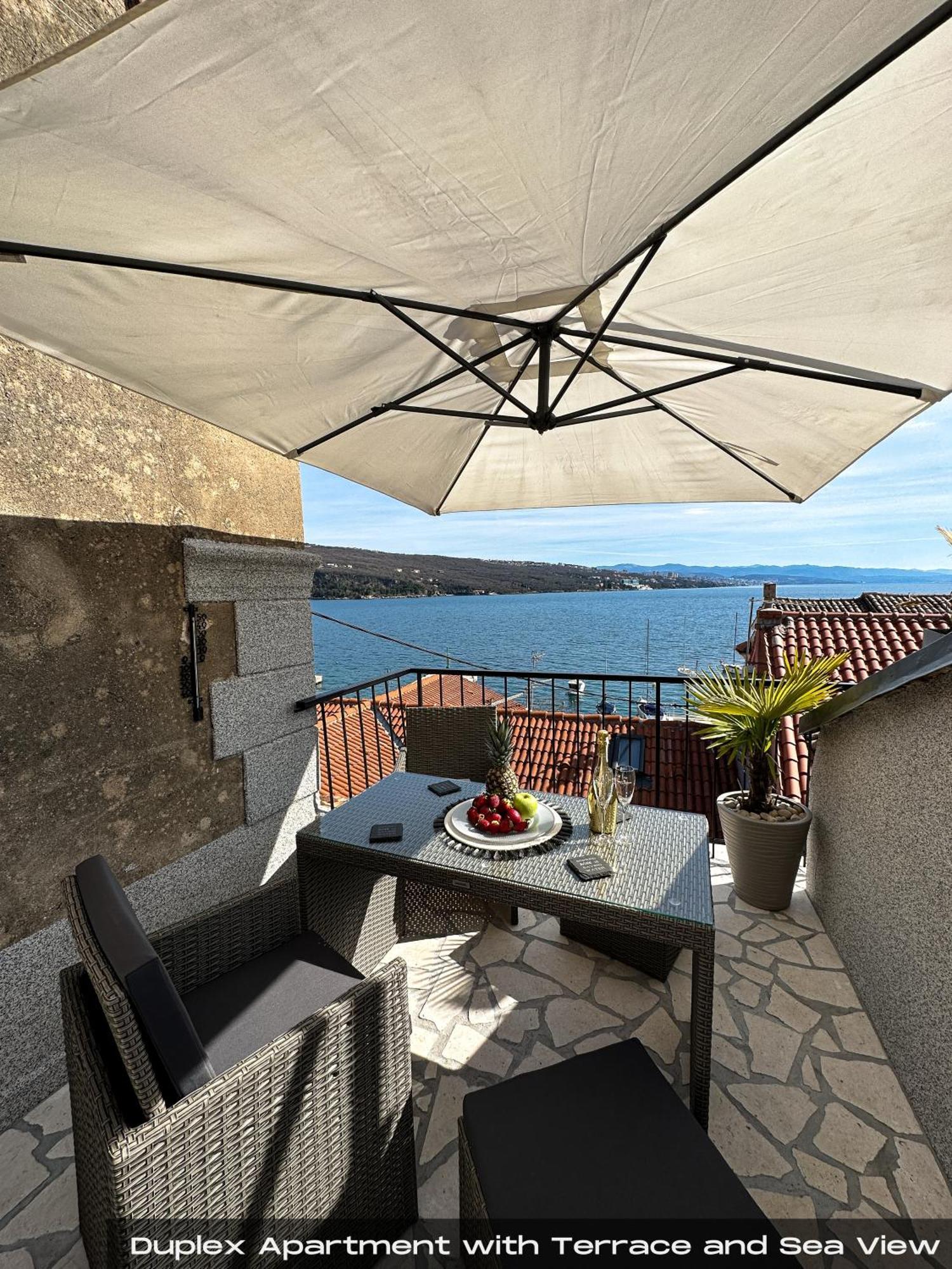 Apartment Volos With Roof Terrace, Sea View, Free Private Parking Opatija