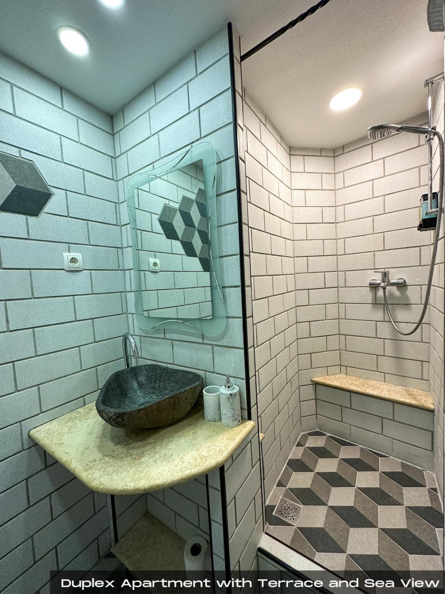 Volos With Roof Terrace, Sea View, Free Private Parking