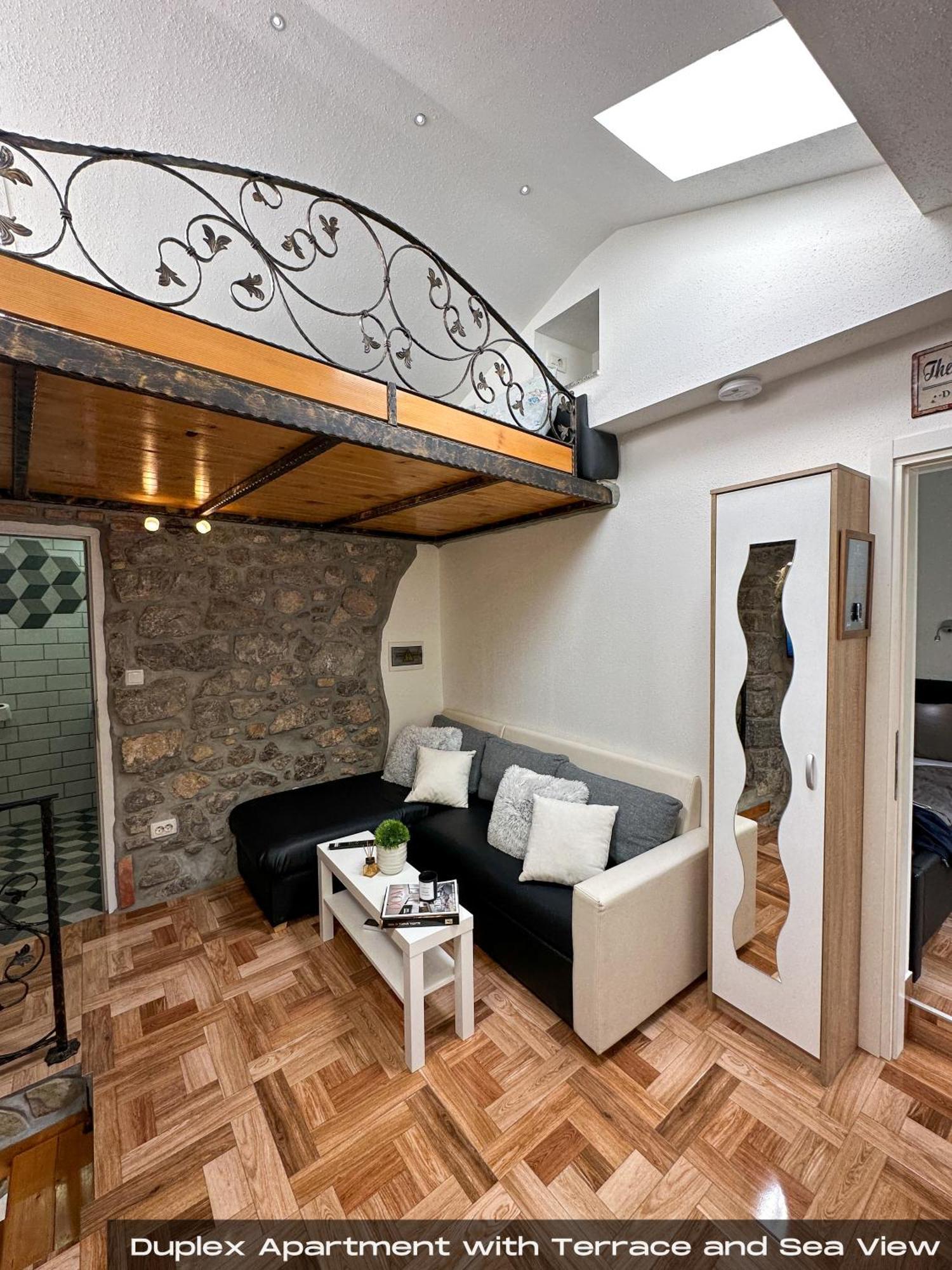 Volos With Roof Terrace, Sea View, Free Private Parking Apartment Opatija