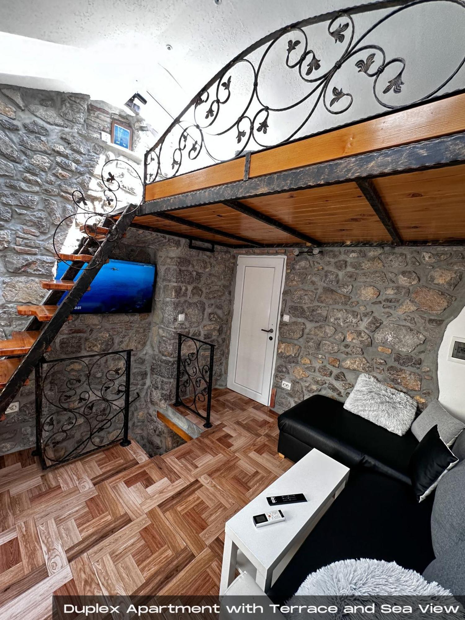Volos With Roof Terrace, Sea View, Free Private Parking *