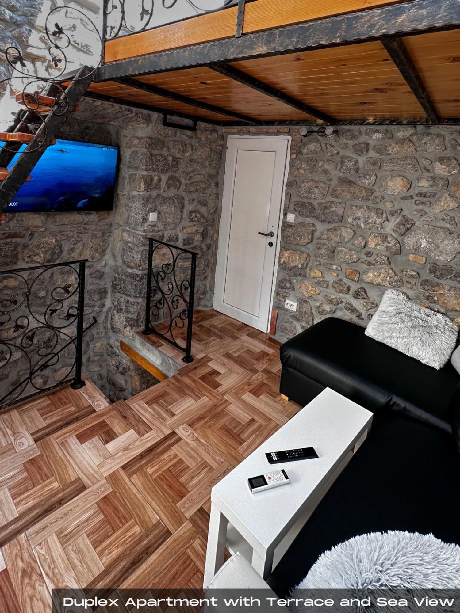 Volos With Roof Terrace, Sea View, Free Private Parking
